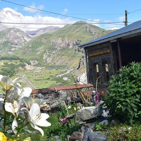 Qusha Guesthouse Meeting In The Mountains And Views Kasbegi Buitenkant foto