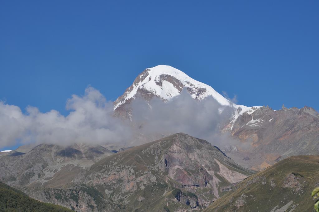 Qusha Guesthouse Meeting In The Mountains And Views Kasbegi Buitenkant foto