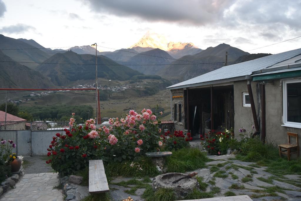 Qusha Guesthouse Meeting In The Mountains And Views Kasbegi Buitenkant foto
