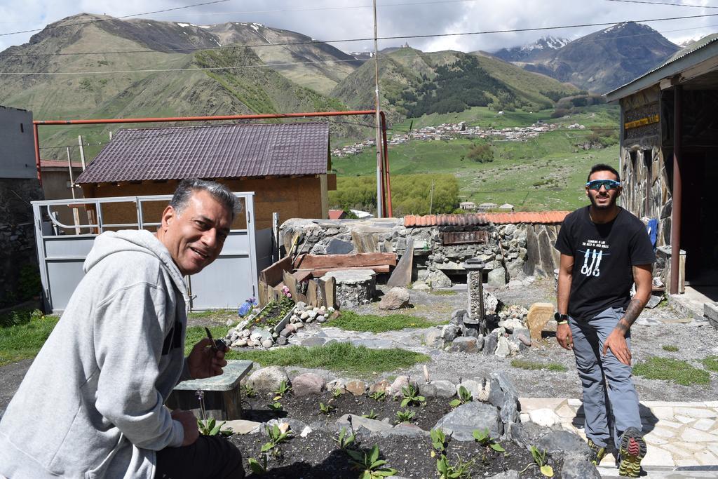 Qusha Guesthouse Meeting In The Mountains And Views Kasbegi Buitenkant foto