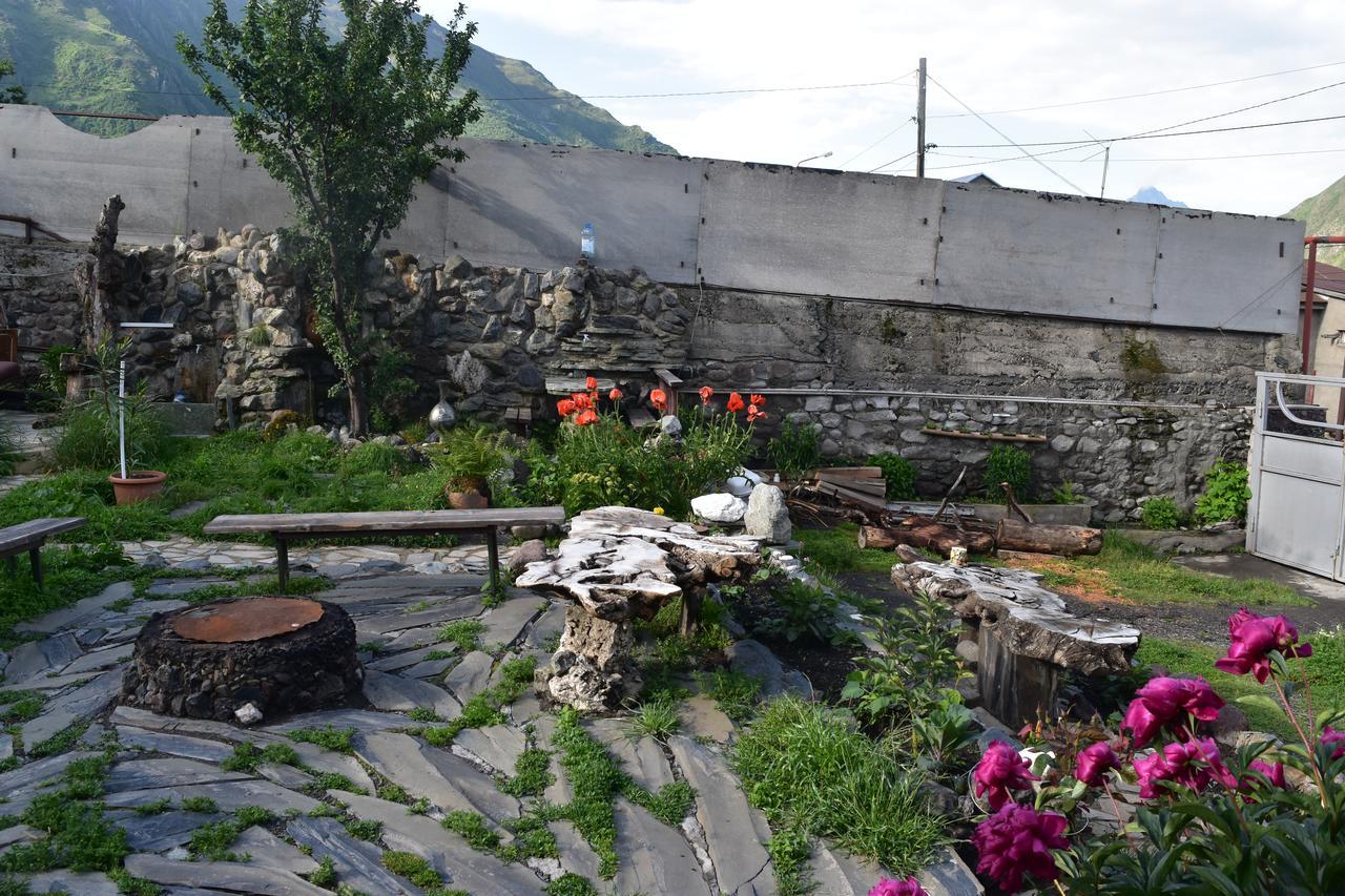 Qusha Guesthouse Meeting In The Mountains And Views Kasbegi Buitenkant foto