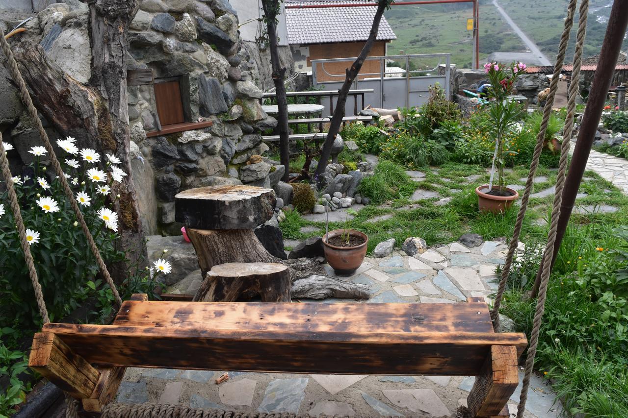 Qusha Guesthouse Meeting In The Mountains And Views Kasbegi Buitenkant foto